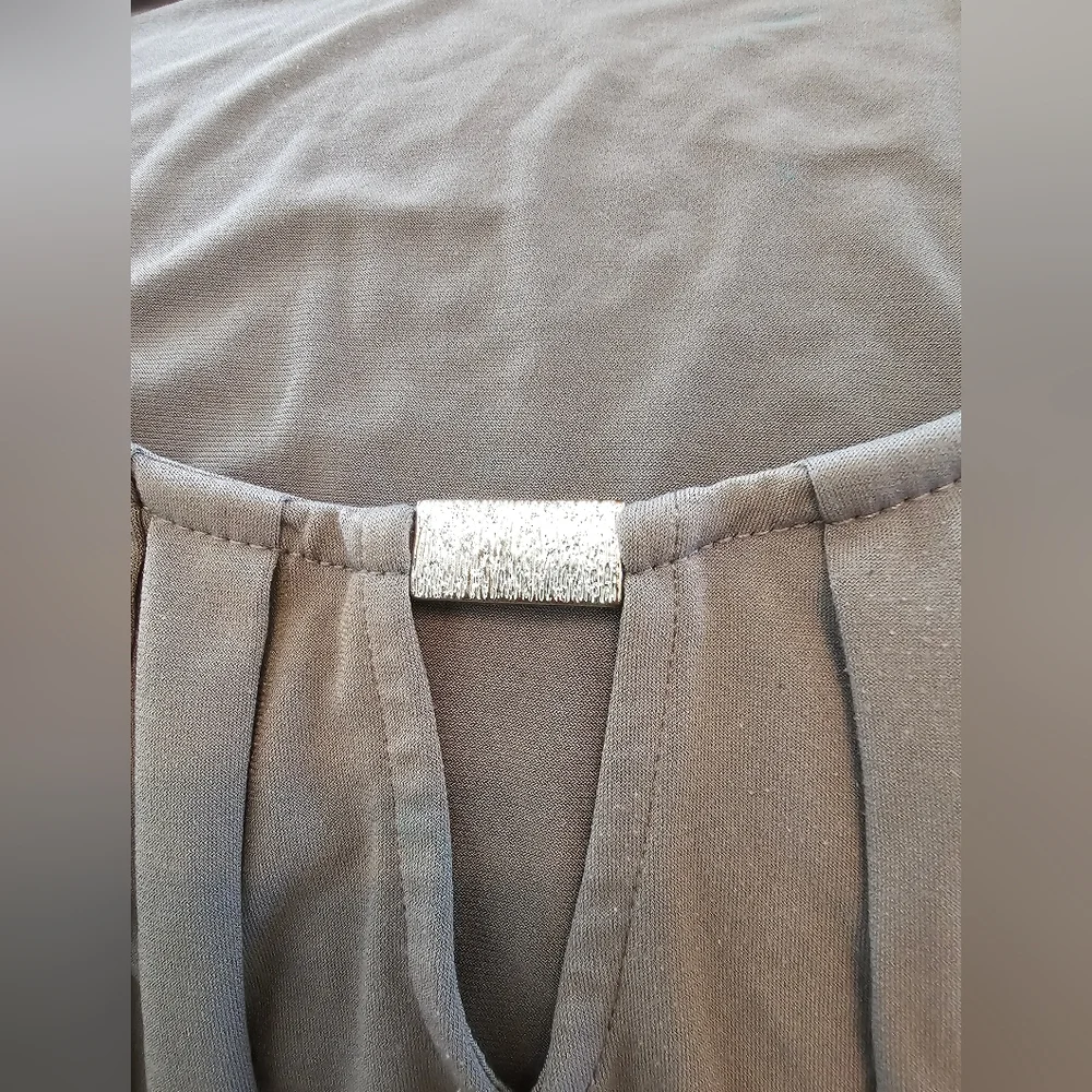 Womens Top - Picture 2 of 6
